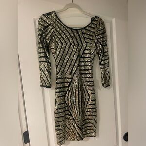 Black and gold B. Darlin dress. Cocktail/homecoming beautiful dress! Size 5/6